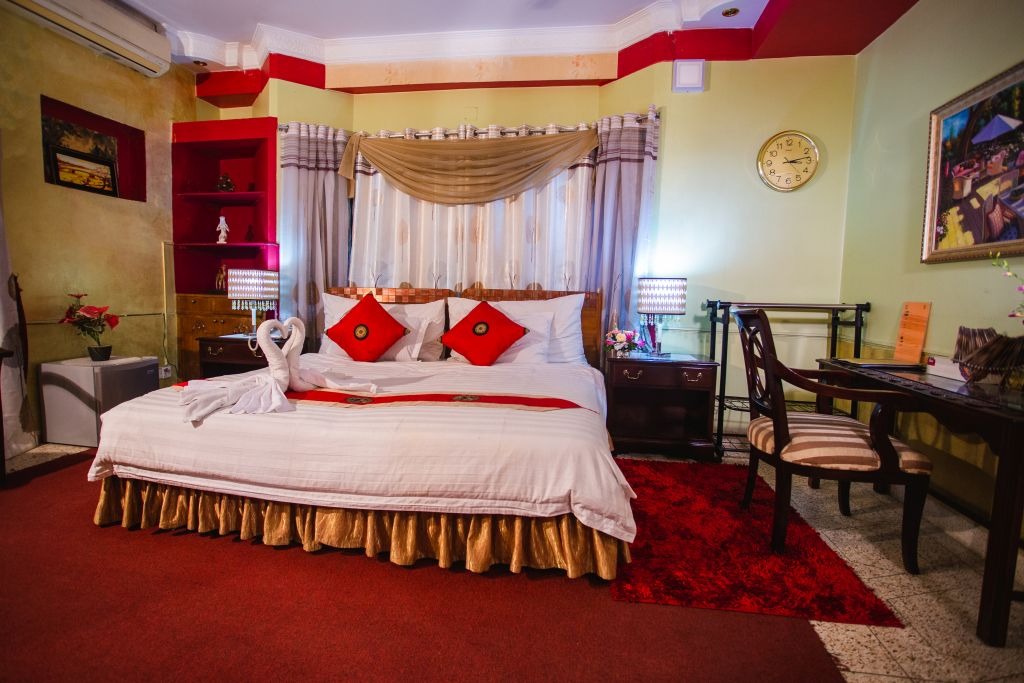 Furnished apartment rent in Dhaka - spacious living room at Babylon serviced apartments